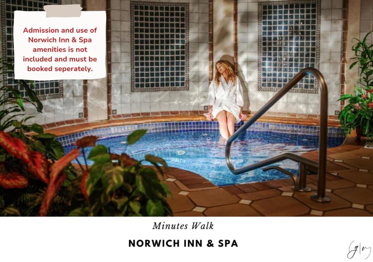Luxury Villa- 3 Mins To Mohegan- Fully Stocked With Fireplace- Jacuzzi, Saltwater Pools, Sauna Norwich Exterior foto